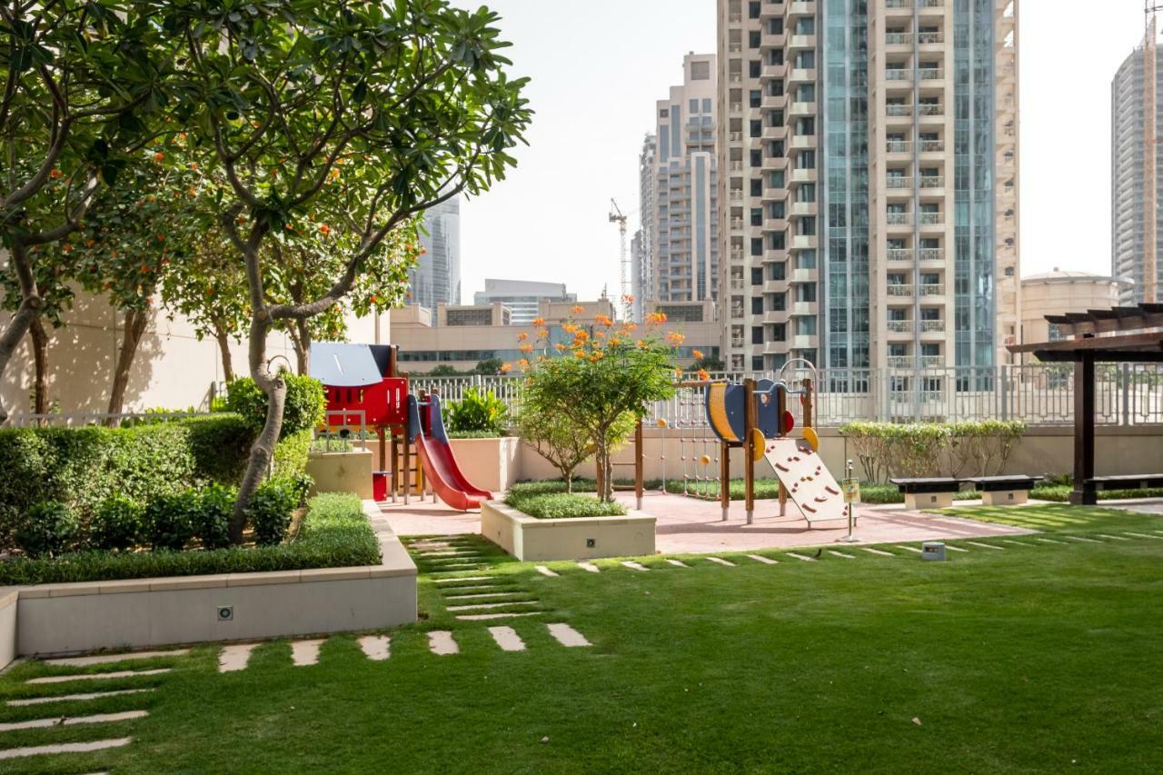 Maison Privee - Exclusive Apt With Burj Khalifa Next Door Дубай Экстерьер фото
